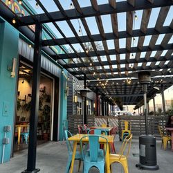 Sol Ave Kitchen - Outside seating