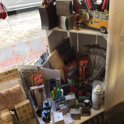 Ideenreich - Writing instruments and ink.