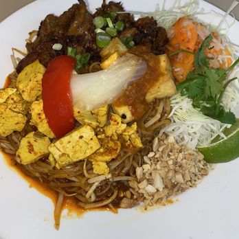 Saigon Lotus - Pad thai - Vietnamese Near Me - Toronto, Ontario