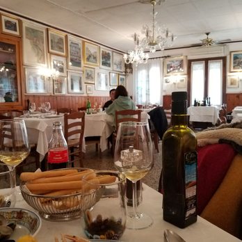 Al Gatto Nero - Inside - Italian Near Me - Burano, VE