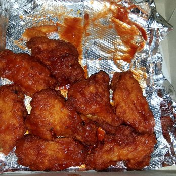 LC Imports - Buffalo Wings 8pc $7.49 (10/31/20). @LaCanadaImports #LaCanadaFlintridge #LCF #Pizza #FoodPorn - Pizza Near Me - La Canada, California