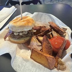 Debbie's Sportsmans Lounge - Blue Burger