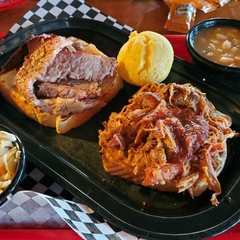 Skeeter's BBQ - Pulled pork and brisket platter - Barbeque Near Me - Shamokin Dam, Pennsylvania