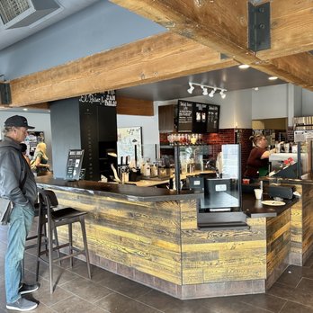 Starbucks - Lots of people in Palm Desert right now ! Jan 12, 2023 - Coffee & Tea Near Me - Palm Desert, California Starbucks - Lots of people in Palm Desert right now ! Jan 12, 2023 - Coffee & Tea Near Me - Palm Desert, California