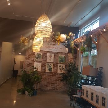 Coffeeholic House - Interior (10/2/21) - Coffee & Tea Near Me - Seattle, Washington