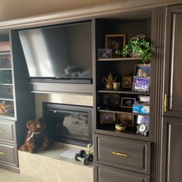 a tv and fireplace