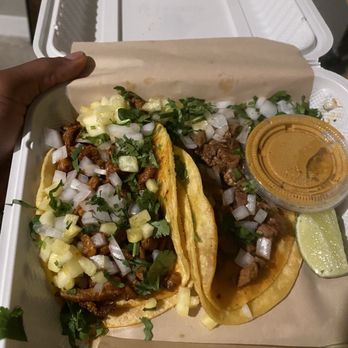 La Bodega Taco Bar - Al pastor and asada street tacos w hot sauce - Tacos Near Me - St. Louis Park, Minnesota La Bodega Taco Bar - Al pastor and asada street tacos w hot sauce - Tacos Near Me - St. Louis Park, Minnesota