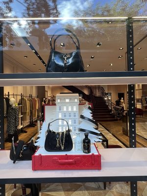 Paradise Plaza by null