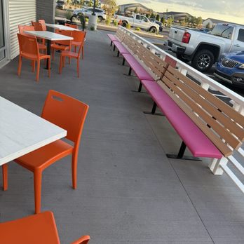 Buona - Bench seating and chairs - Fast Food Near Me - Crown Point, Indiana