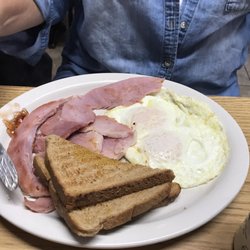 Be My Guest Cafe - Huge pile of ham with eggs