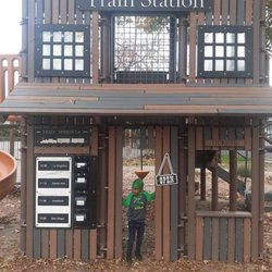 Watts Serenity Park - Great little train station play house