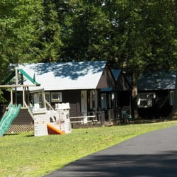 Lake George Bear's Den Cabins