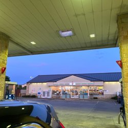 7-Eleven - View from the pumps
