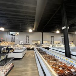 Henry’s Meat Market - Cranberry Twp - View from right side to left side of store