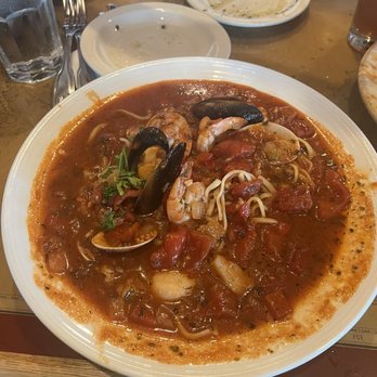 Ray's Waterfront - Chioppino in Red Sauce - Seafood Near Me - Seward, Alaska