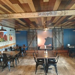 Wilson Creek Cafe - Seating area
