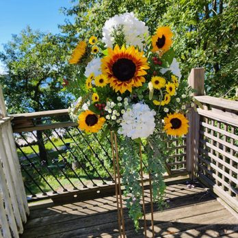 Donna's Custom Flowers - Florists Near Me - Libertyville, Illinois Donna's Custom Flowers - Florists Near Me - Libertyville, Illinois