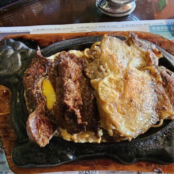 Chiou House 邱家 - Sizzling plate with beef and chicken: comes with an egg (over easy) and noodles - Taiwanese Near Me - Rowland Heights, California Chiou House 邱家 - Sizzling plate with beef and chicken: comes with an egg (over easy) and noodles - Taiwanese Near Me - Rowland Heights, California