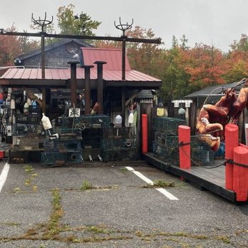 Ruth & Wimpys Restaurant - Where they cook up the lobsters ! - Seafood Near Me - Hancock, Maine