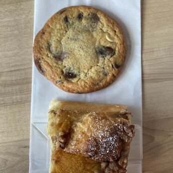 Bakey - Chocolate Chip Cookie, Peach Babka - Bakeries Near Me - Boston, Massachusetts