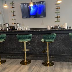 Wick & Sip Candle Lounge - Bar - Oct 2023