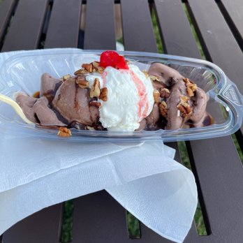 Graeter's Ice Cream - Graeter's Double Choc Sundae :) - Desserts Near Me - Liberty Township, Ohio