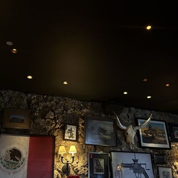 Las Palmas - Inside - Mexican Near Me - Dallas, Texas