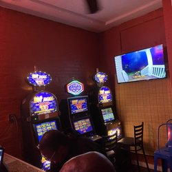 Skinny and Marie's Tavern - Slots.