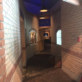 Lindt - Entrance - Chocolatiers & Shops Near Me - Jungfraujoch, VS
