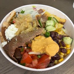 Don't let the pic fool ya, it's a large bowl! Don't let the pic fool ya, it's a large bowl!