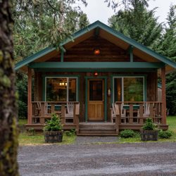 Stone Creek Lodge - Vine Maple Cabin - Sleeps up to 2 adults & 2 children in Queen & bunkbed. Kitchen with cooktop and bath with shower. No smoking - No Pets