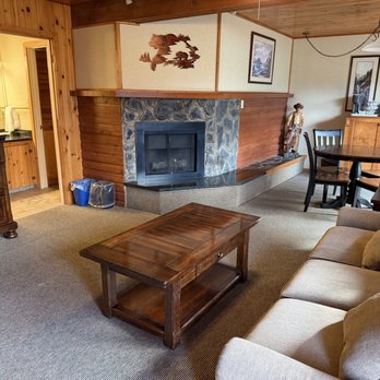 The Crossing Resort - One-bedroom suite - Hotels Near Me - Lake Louise, Alberta