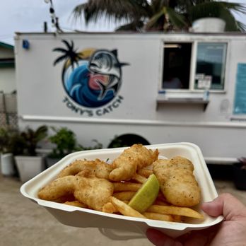 Tony’s Catch - Mahi fish and chips - Food Trucks Near Me - Kapaʻa, Hawaii