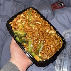 Lucky Chen - Vegetable Lo Mein