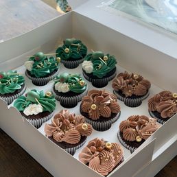 dirty martini & espresso martini decorated chocolate cupcakes dirty martini & espresso martini decorated chocolate cupcakes