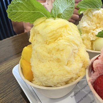 Oakobing - Mango Shaved Ice - Ice Cream & Frozen Yogurt Near Me - Pasadena, California