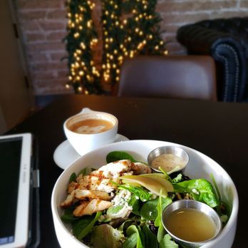2Ten Coffee Roasters - Granny Smith Salad w/ Chicken - Coffee Roasteries Near Me - El Paso, Texas