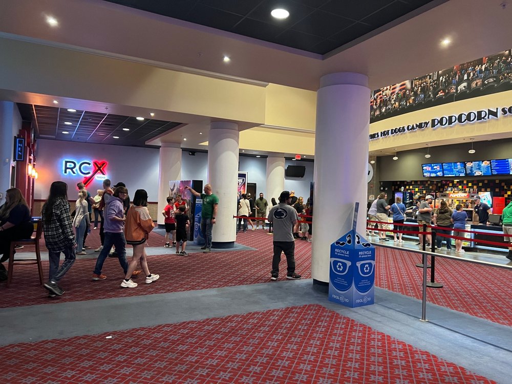R/C QUEENSGATE MOVIES 13 & IMAX - Updated May 2024 - 18 Photos - 2067 ...