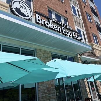Another Broken Egg Cafe - Outside seating - beautiful umbrellas - Breakfast & Brunch Near Me - Elkridge, Maryland