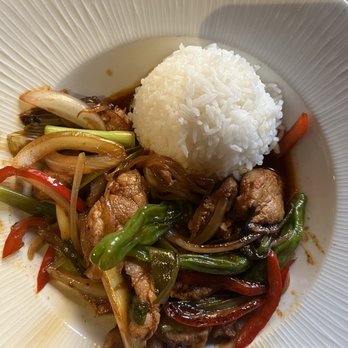 The Elephant Walk - Porc aux Piments Doux Shishito (dairy free) - Cambodian Near Me - Boston, Massachusetts