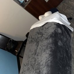 Hand & Stone Massage and Facial Spa
