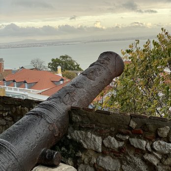 Castelo de S. Jorge - Cannon shot! - Landmarks & Historical Buildings Near Me - Lisbon, 11 Castelo de S. Jorge - Cannon shot! - Landmarks & Historical Buildings Near Me - Lisbon, 11