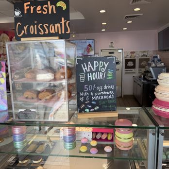 Le Macaron French Pastries - Macarons Near Me - Laguna Beach, California Le Macaron French Pastries - Macarons Near Me - Laguna Beach, California