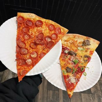 Mama's Boy - Pepperoni and sausage slice - Pizza Near Me - Oakland, California