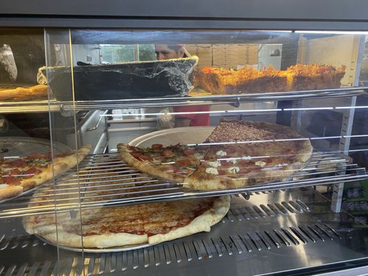 Pizza by Yandys (New York and detroit style pizza) by null