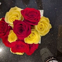 The Flower Cottage - Bouquet - red and yellow