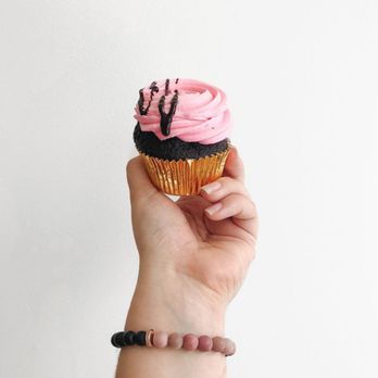 Kings Bakeshop - Bakeries Near Me - Windsor, Ontario