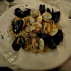 Johnny Costa's Ristorante - Clams and mussels linguini