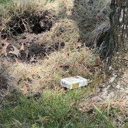 Highland Pines Golf Club - Trash everywhere! Very poorly managed!!