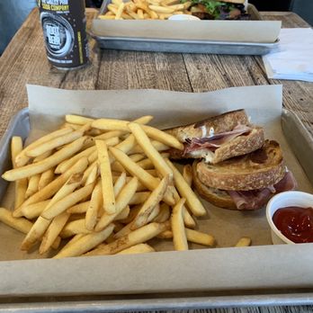 Folding Mountain Brewing - Weekly grilled cheese yummmm - Breweries Near Me - Jasper East, Alberta Folding Mountain Brewing - Weekly grilled cheese yummmm - Breweries Near Me - Jasper East, Alberta